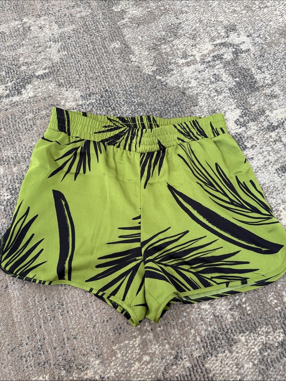 Women’s Green Palm-Print Elastic Waist Shorts